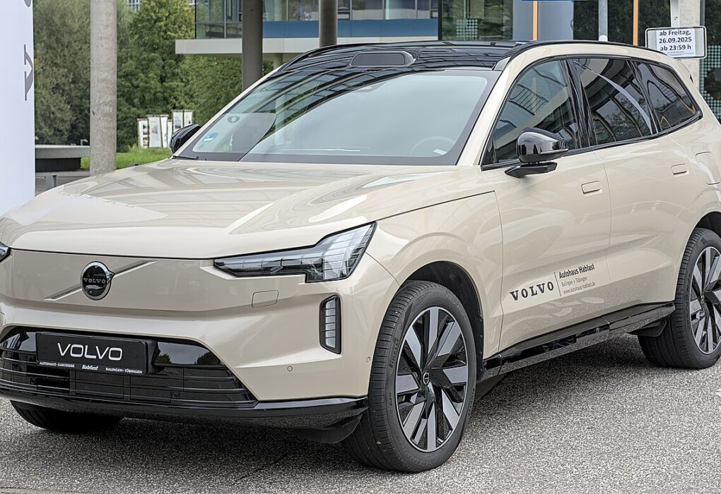 Volvo EX90 electric SUV